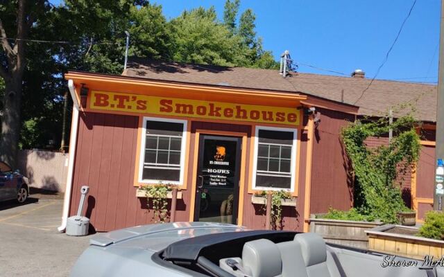 This Rustic Counter-Serve Smokehouse On A Sturbridge Main Street Turns Out Some Of The Best Pulled Pork In Massachusetts