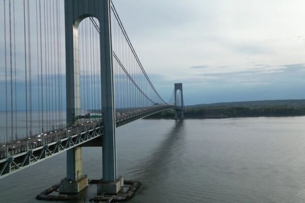 This New York Bridge Dares Drivers Onto a Windswept Upper Deck High Above the Harbor