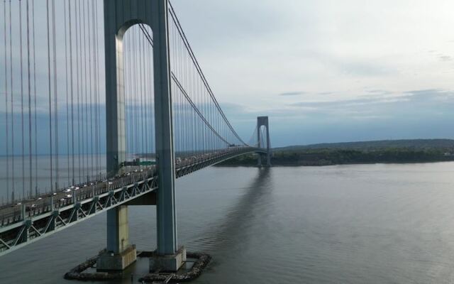 This New York Bridge Dares Drivers Onto a Windswept Upper Deck High Above the Harbor