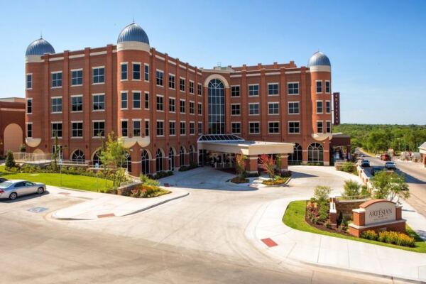 This 1906 Oklahoma Town Put Itself on the Map With Mineral Springs, and the Gilded Age Spa Is Flowing Again