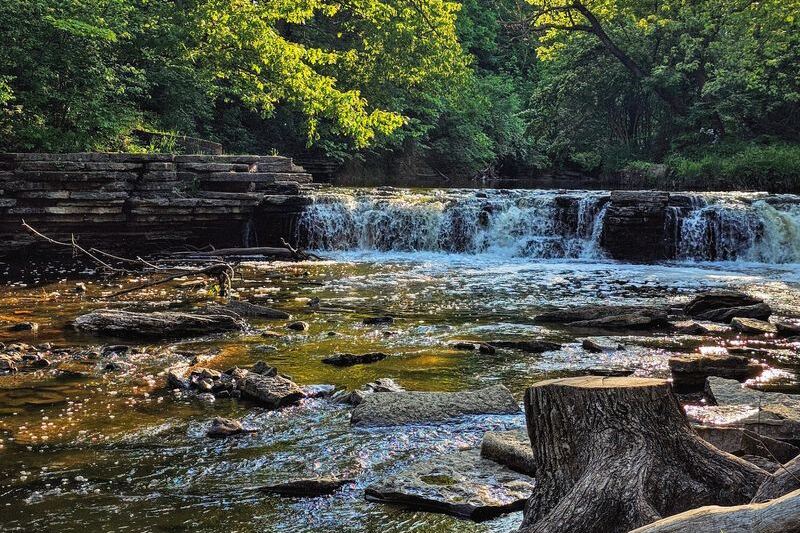 No Hiking Experience Needed For These 10 Easy Illinois Trails With Big Scenery