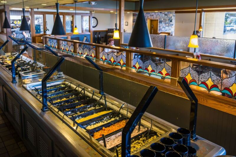 This Minnesota Restaurant Has Homemade Pies And An Old-School Salad Bar