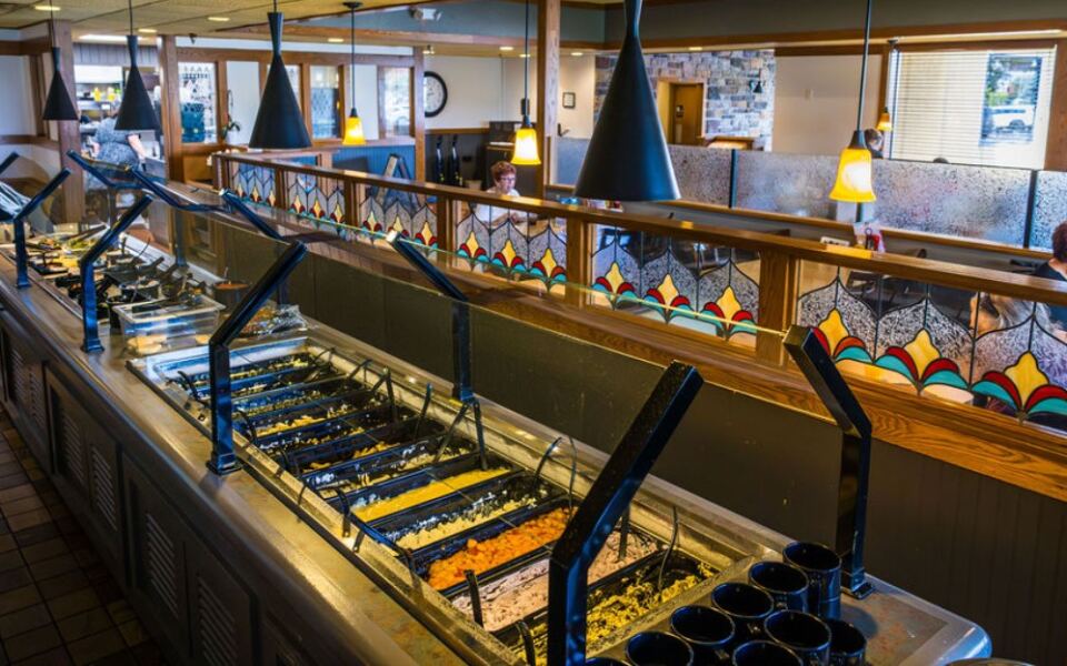 This Minnesota Restaurant Has Homemade Pies And An Old-School Salad Bar