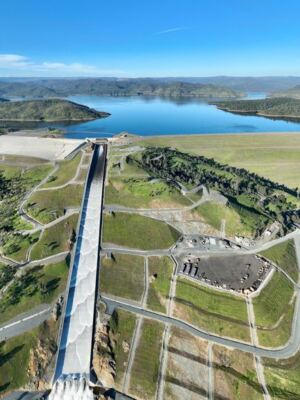 This Massive California Lake Was Built by the Country’s Tallest Dam, but Locals Boat and Swim It Like a Natural Paradise