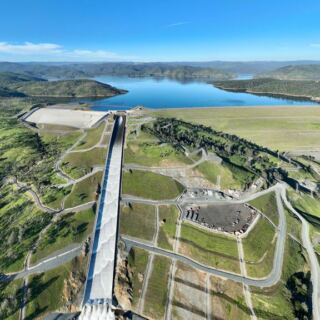 This Massive California Lake Was Built by the Country’s Tallest Dam, but Locals Boat and Swim It Like a Natural Paradise
