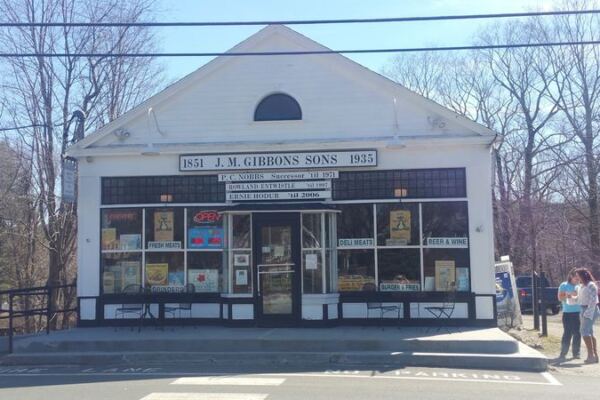 This Small White Massachusetts Country Store Has Baked Fresh Goods for Travelers Since the 1850s