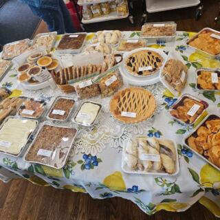 Locals Quietly Drive Out to This Oregon Mennonite Market for Crusty Sourdough and Marionberry Pie