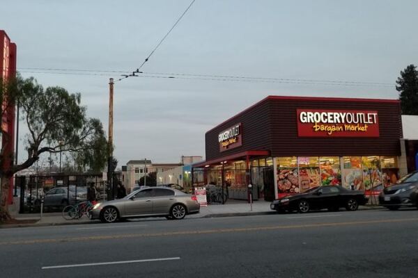 This California Discount Grocery Sells Brand-Name Staples So Cheap Your Cart Fills Up for Almost Nothing