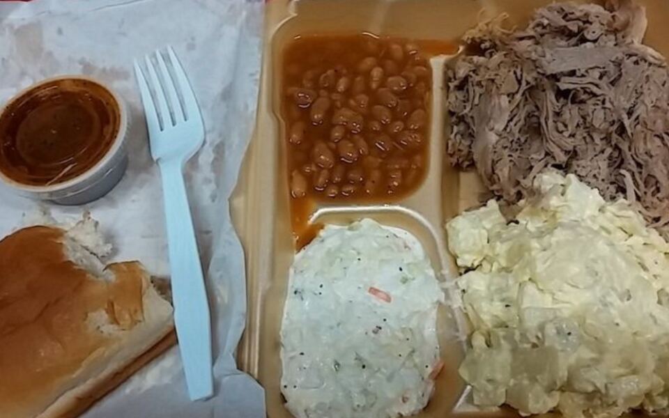 This Legendary Tennessee BBQ Stop Draws Smoked-Meat Lovers Back for Flavor That Speaks for Itself