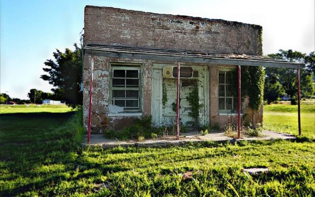 This Oklahoma Ghost Town Vanished From the Maps Almost Overnight but the Ruins Still Wait for Anyone Who Knows Where to Look