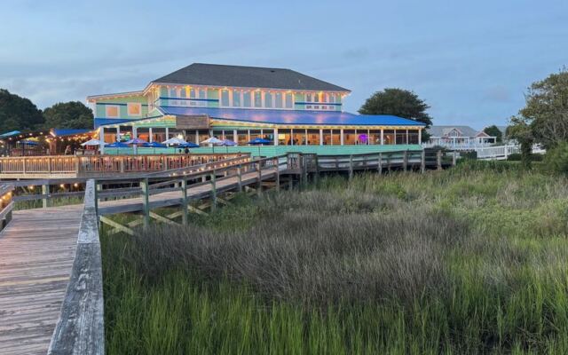 Rusty Hooks Dockside Grill: Fresh Seafood, Live Music, And Waterfront Views Along The Intracoastal Waterway In Southport, NC
