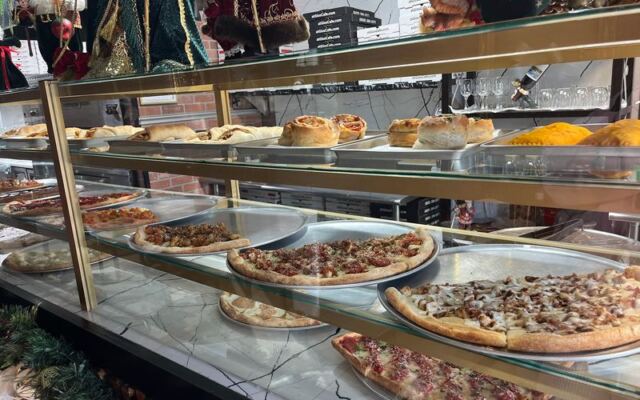 11 New Jersey Eateries Stay Packed Without Ads Because Locals Spread The Word