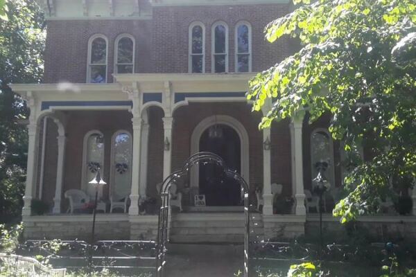 This Victorian Mansion Above The Mississippi In Alton, Illinois Has Collected 150 Years Of Stories