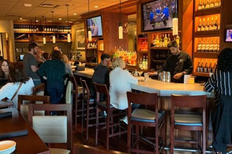 This Rogers, Arkansas, Seafood Restaurant Has Built a Big Crowd Around Fresh Fish and Polished Service