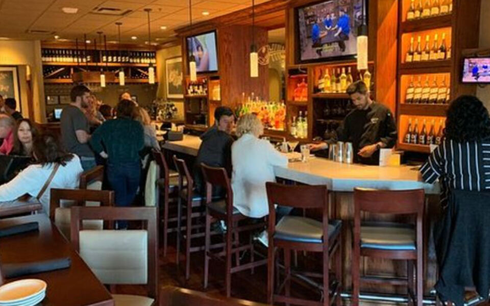 This Rogers, Arkansas, Seafood Restaurant Has Built a Big Crowd Around Fresh Fish and Polished Service