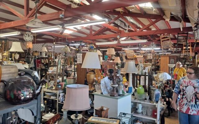 This Huge Mississippi Flea Market Packs Booth After Booth With Antiques and a Bargain Hunter’s Wide Variety of Finds