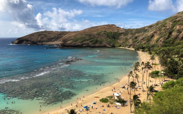 This Hawaii State Park Curves Around a Protected Reef Cove Where the Snorkeling Is the Clearest You’ll Find