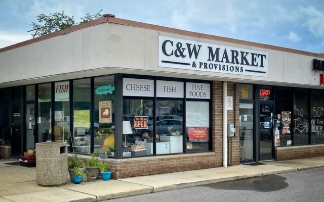 These 7 Illinois Cheese Shops Have Cheeses Worth Driving Across The State For