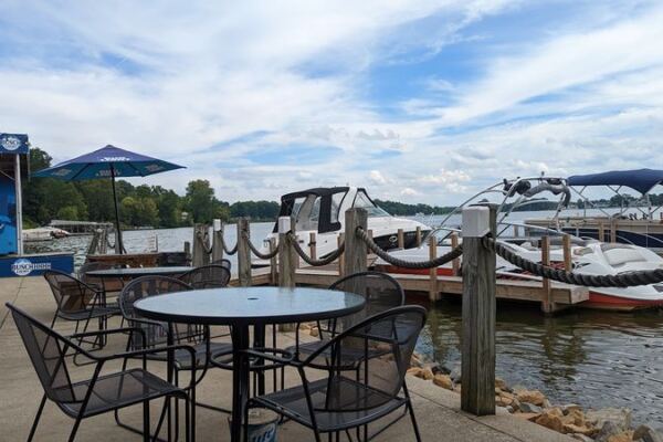 This Laid-Back Buckeye Lake Bar and Grill Lets You Dock Your Boat for Live Music and Burgers Right on the Water