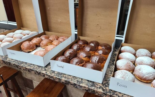 This Old-School Chicago Polish Bakery Has Baked Fresh Rye And Paczki By Hand For Over 25 Years