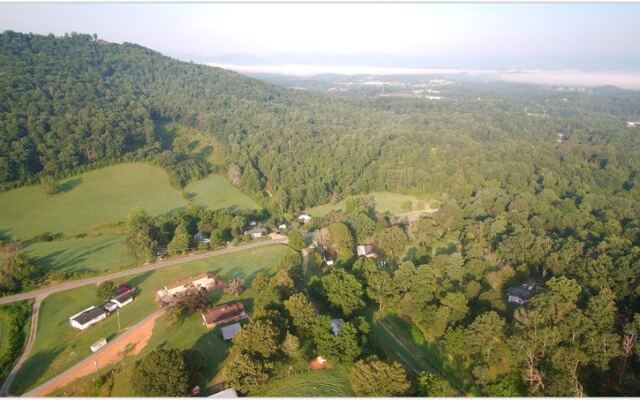 Everyone Piles Into Asheville, but This Slower North Carolina Mountain Town Feels Like a Hallmark Movie
