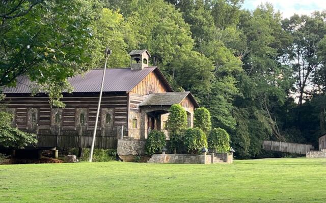 The GPS Feels Wrong Until You Reach This Remote North Carolina Steakhouse People Drive Hours For