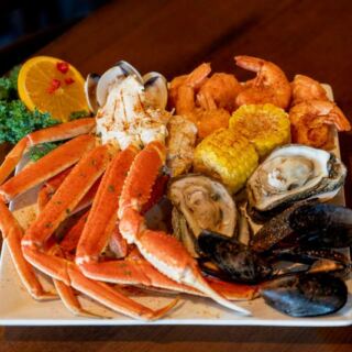 This Myrtle Beach Seafood Buffet Keeps the Crab Legs Coming So Fresh They Never Sit on the Line