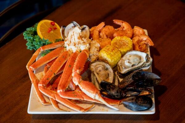 This Myrtle Beach Seafood Buffet Keeps the Crab Legs Coming So Fresh They Never Sit on the Line