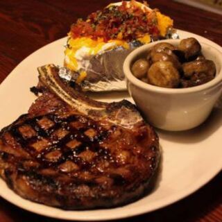 The Baked Potato at This Tennessee Restaurant Quietly Outshines Even the Prime Rib