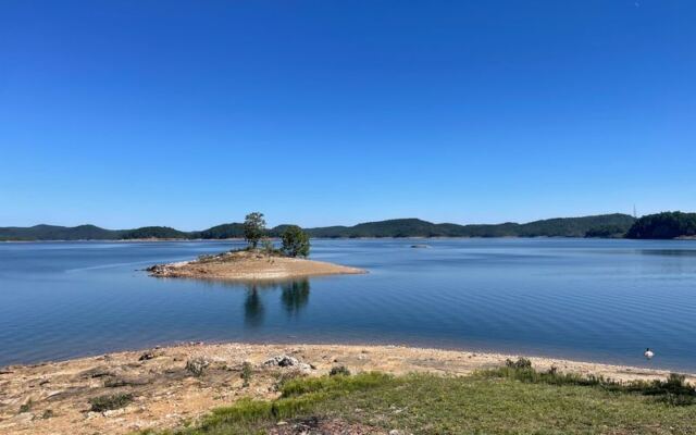 Beavers Bend in Broken Bow Is Where Fall Color Reflects Over a Cold Mountain River