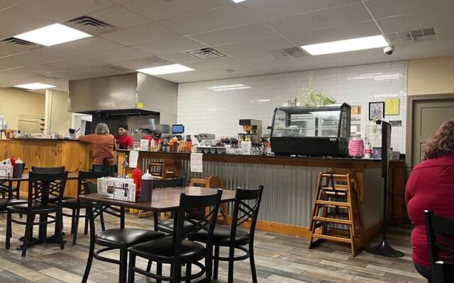 This Homey Virginia Country Kitchen Serves Old-Fashioned Home Cooking and Warm, Friendly Service the Locals Love