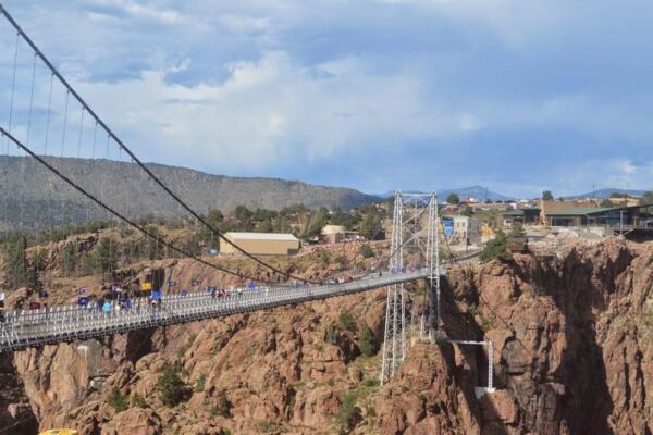 Colorado’s Royal Gorge Bridge Hangs Nearly 1,000 Feet Above the Arkansas River, One of America’s Highest Crossings