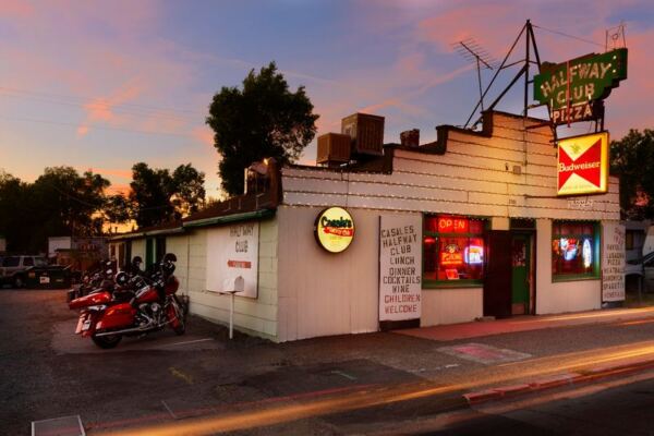 This Cash-Only Reno Bar Has Been Serving Italian Comfort Food and Pizza Since 1937