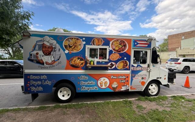 This Hidden New Jersey Food Truck Is Serving Alcapurrias, Tripletas, And Boricua Flavor