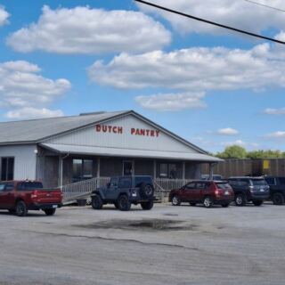 This Quiet Amish-Style Oklahoma Buffet Serves Homemade Pies And Comfort Classics Without The Crowds