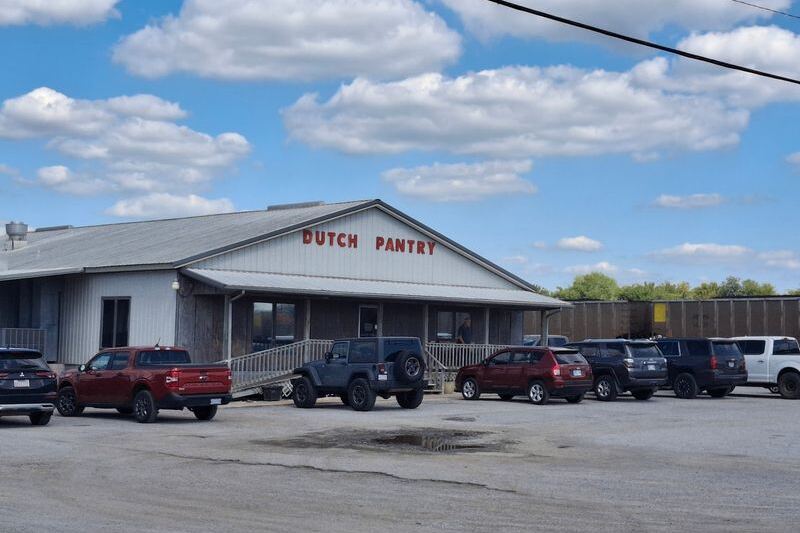 This Quiet Amish-Style Oklahoma Buffet Serves Homemade Pies And Comfort Classics Without The Crowds