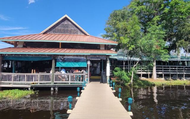 11 Florida Fish Camps Where Fried Catfish and Hushpuppies Still Come Cheap