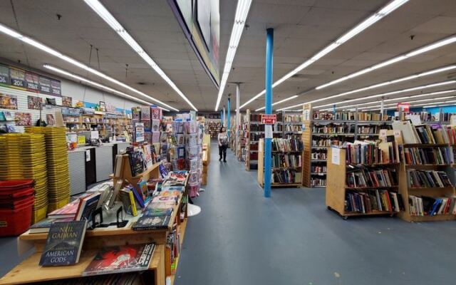 You Can Lose A Whole Afternoon Hunting For Treasures In These 8 Massachusetts Secondhand Bookstores