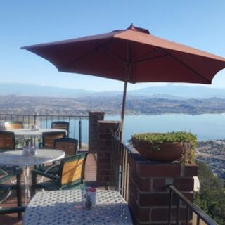 This Roadside Diner In California Serves Homemade Comfort Food With Panoramic Views From A Clifftop Perch