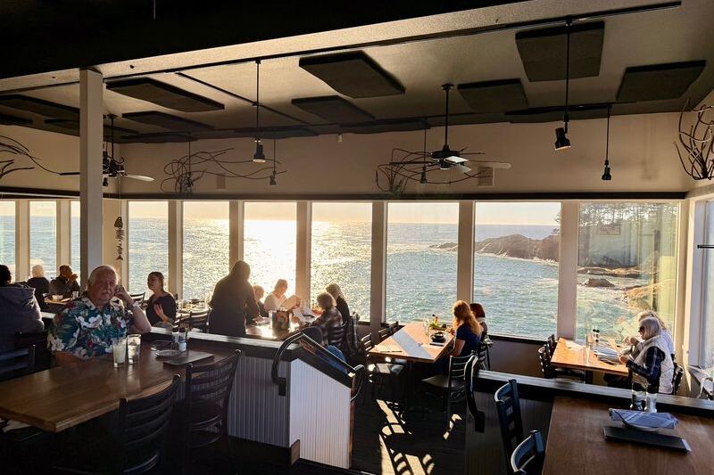 This Cliffside Oregon Restaurant Lets You Watch 40-Ton Whales Drift By While You Eat Clam Chowder