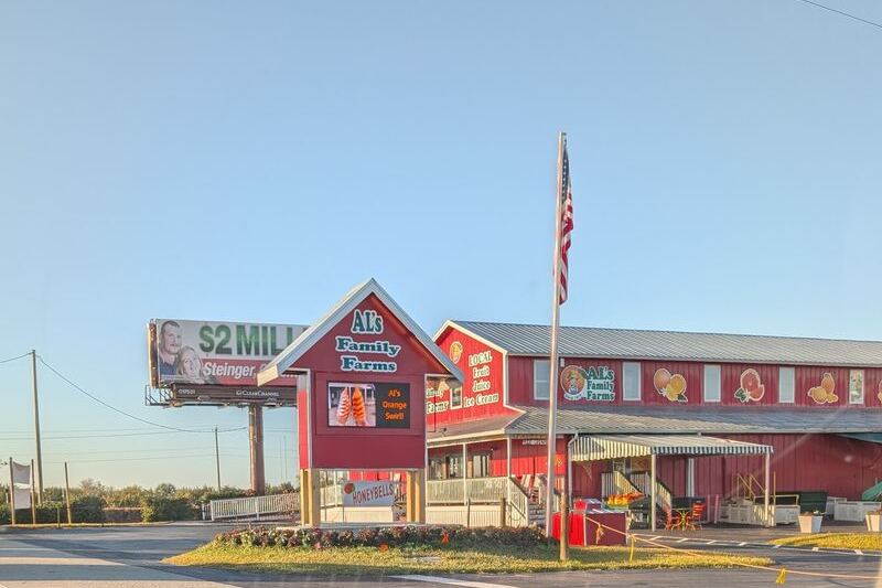 9 Florida Roadside Fruit Stands Where You Fill a Bag With Just-Picked Citrus for Pocket Change