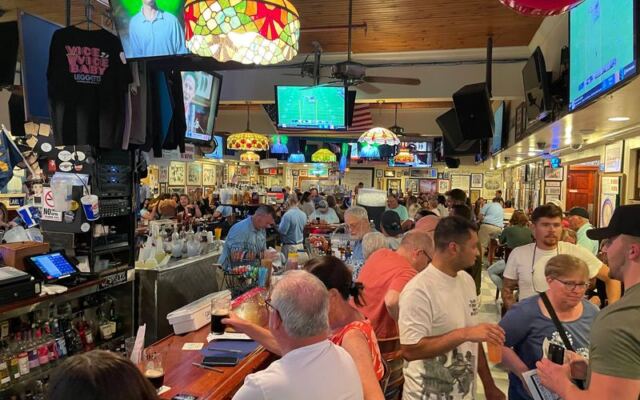 Find Out Why This Old-School New Jersey Beach Bar Still Draws Crowds After The Beach