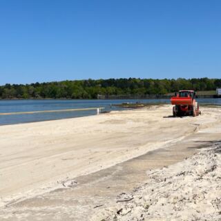 This Clear-Water Mississippi Lake Beach Lets You Swim And Rent Life Jackets For Just $5 A Car