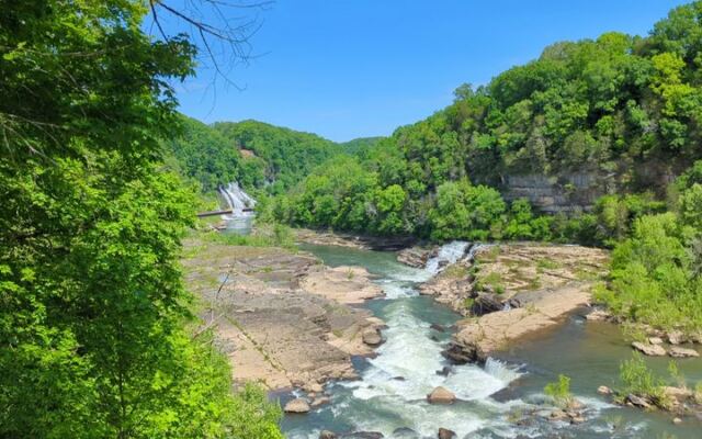 This Free Tennessee Park Is Where Three Rivers Slam Together Into One Jaw-Dropping Gorge