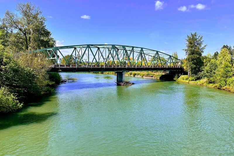 These 9 Oregon Tubing Spots Float You Down Rivers That Feel Like You Left the State Entirely