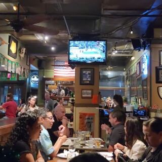 This Honolulu Irish Pub Serves Thin-Crust Pizza Locals Swear Is the Best in Town