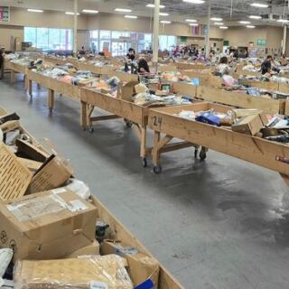 This Tucson Bin Store Slashes Its Prices as the Week Goes On, So Treasure Hunters Dig for Deeper Deals
