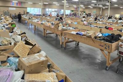 This Tucson Bin Store Slashes Its Prices as the Week Goes On, So Treasure Hunters Dig for Deeper Deals
