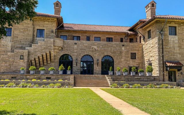 This Oklahoma Oil Baron’s Prairie Palace Hides Unbelievable Secrets Behind Its Grand Walls