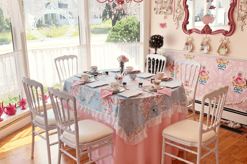 This Massachusetts Tea House Sets Out a Warm Pot and a Quiet Table That Makes the Whole Afternoon Feel Like Yours